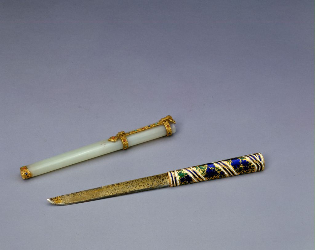 图片[1]-Blue handle white jade scabbard knife-China Archive